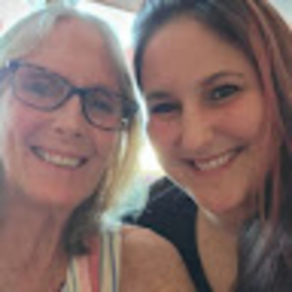 Meet your Posher, Stephanie - Picture 1 of 1